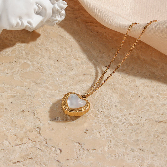 Colgante de concha de corazón de acero inoxidable chapado en 18 quilates