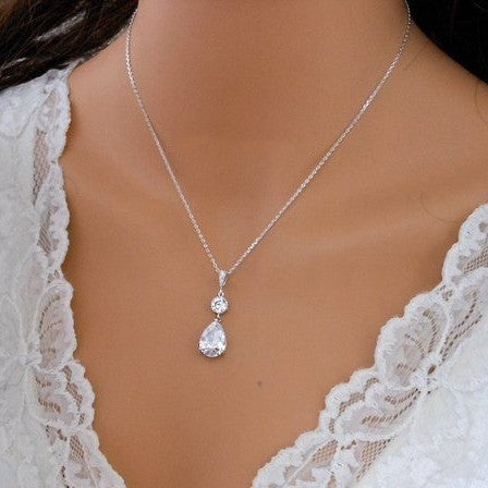 Conjunto con forma de gota de agua